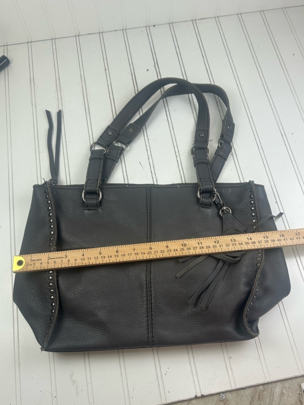 The Sak Vintage Y2K Gray Pebbled Leather Studded Boho Slouchy Shoulder Bag - Picture 13 of 14